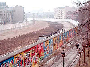 300px-Berlinermauer.jpg