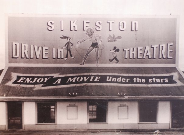 DRIVE-IN.jpg