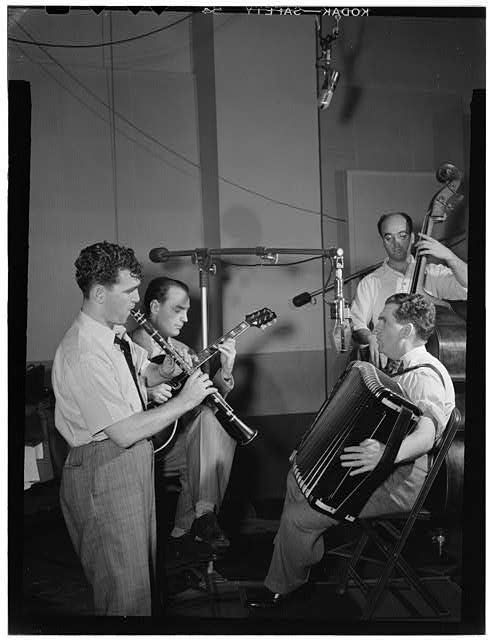 MOONEY%20QUARTET%202.jpg