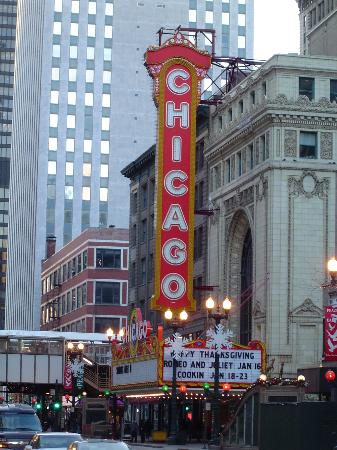 chicago-theatre.jpg