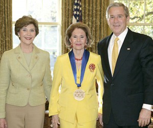 Cyd_Charisse_2006_National_Medal_of_Arts
