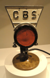 CBS_microphone,_1930s,_used_by_Franklin_Roosevelt_for_his_Fireside_Chat_radio_programs_-_National_Museum_of_American_History_-_DSC06235