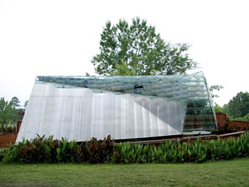 windshieldchapel2000a.jpg