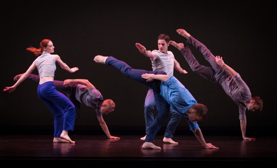 Doug Elkins's The Weight of Smoke. Paul Taylor's dancers (L to R): Heather McGinley, Michael Trusnovec, Michael Apuzzo, Michael Novak, and James Sansom. Photo: Yi-Chun Wu