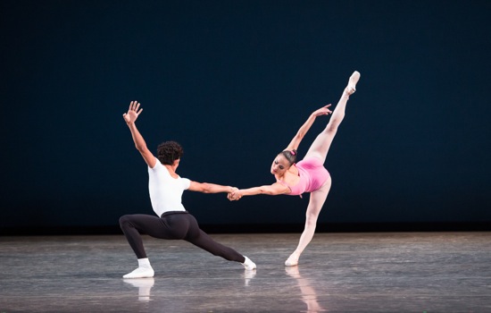Patricia Delgado and Renan Cerdeiro in Balanchine's Symphony in Three Movements. Photo: Daniel Azoulay