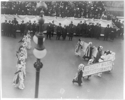 751px-Suffragettes_parading_with_banner.png