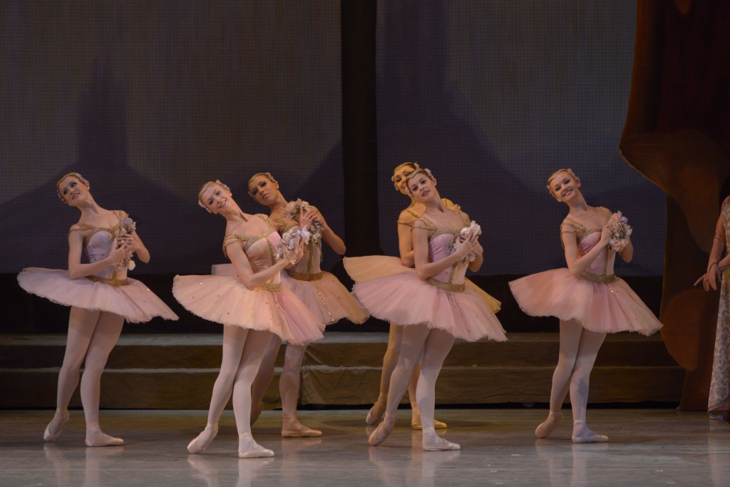 Viktoria Tereshkina in the U.S. debut of the Mariinsky's complete "Raymonda." Photo: Valentin Baranovsky