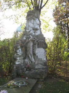 JohannStrauss's-tomb