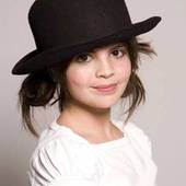nikki-yanofsky.jpg