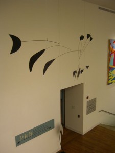 calder.black.crescent