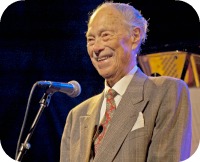Bengt Hallberg at Microphone