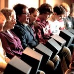 Students and faculty at Virginia Tech's Tweet-seat event, photo courtesy of Virginia Tech