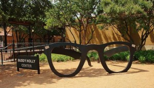 buddy-holly-center-glasses