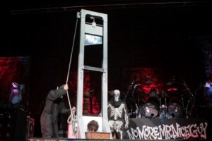 guillotine_alice