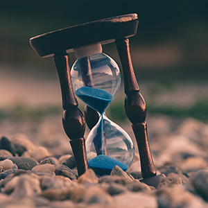 Photo of an hourglass.