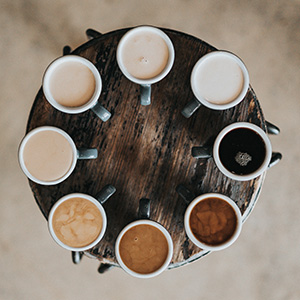 Photo of a tray of coffee cups.