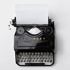 Photo of an old typewriter.