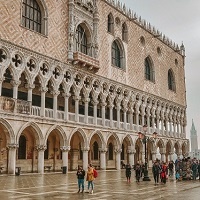 Venice’s Mayor Wants Museums To Stay Closed, And Half The Town is Furious