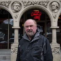 Bad Feelings At Second City In Chicago: Old Food Service Staff Is Fired And President Resigns