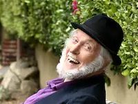 Dick Van Dyke Is 95, And He Really Wants To Get Back On Stage