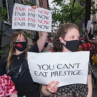 Staffers At ‘The New Yorker’ Threaten Strike, Picket Anna Wintour’s House