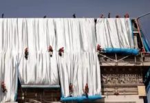 Triomphe de Christo: Wrapping the Arc