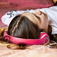 Is There *Anything* To The Idea That You Can Learn A Foreign Language While You Sleep?