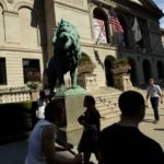 Chicago Art Institute Fired Its Docents. But The Story Isn’t So Simple