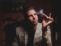 The Real Skill Behind A Great Magician’s Show (It’s Not How The Tricks Are Done)