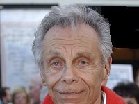 Mort Sahl, Who Created Political Comedy As We Know It, Dead At 94
