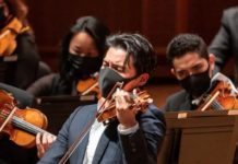 What To Do When You’re A Violin Soloist, And A String Snaps