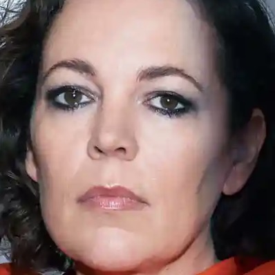 Oliva Colman Says It’s Easier To Portray A Murderer Than The Queen