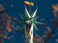 Five-Ton, 12-Point Glass Star Installed Atop Highest Tower Of Gaudí’s Sagrada Família