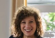 Julie Saul, Effervescent Manhattan Gallerist Who Began Championing Photographers Out Of An Upper West Side Apartment, Has Died At 67