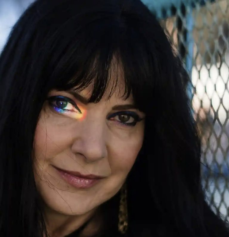 The Woman Who Can See 100 Million Colors