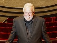 After 46 Years, San Diego Repertory Theatre’s Founding Artistic Director Is Retiring