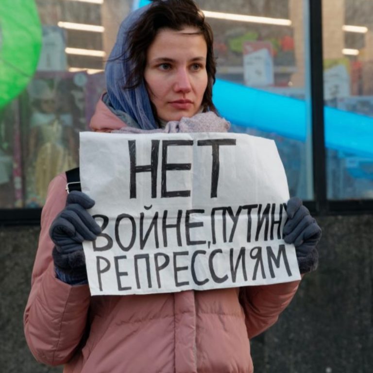 13,000 Russian Artists Demand Putin Quit Ukraine