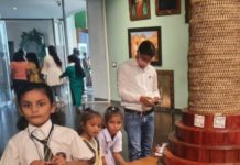 Indian State Gives Money To Takes Young Students To Museums