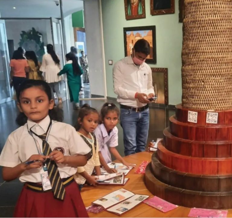 Indian State Gives Money To Takes Young Students To Museums