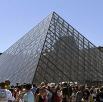 Two Louvre Archaeologists Questioned In Widening Art-Trade Scandal
