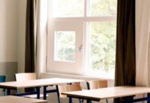 Teacher Quits After His Bulletin Board Featuring The Pledge Of Allegiance Is Taken Down