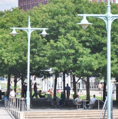 Cops Chase Artists Out Of A Park In Manhattan
