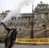 Can Museums Survive If They Stay Politically Neutral?