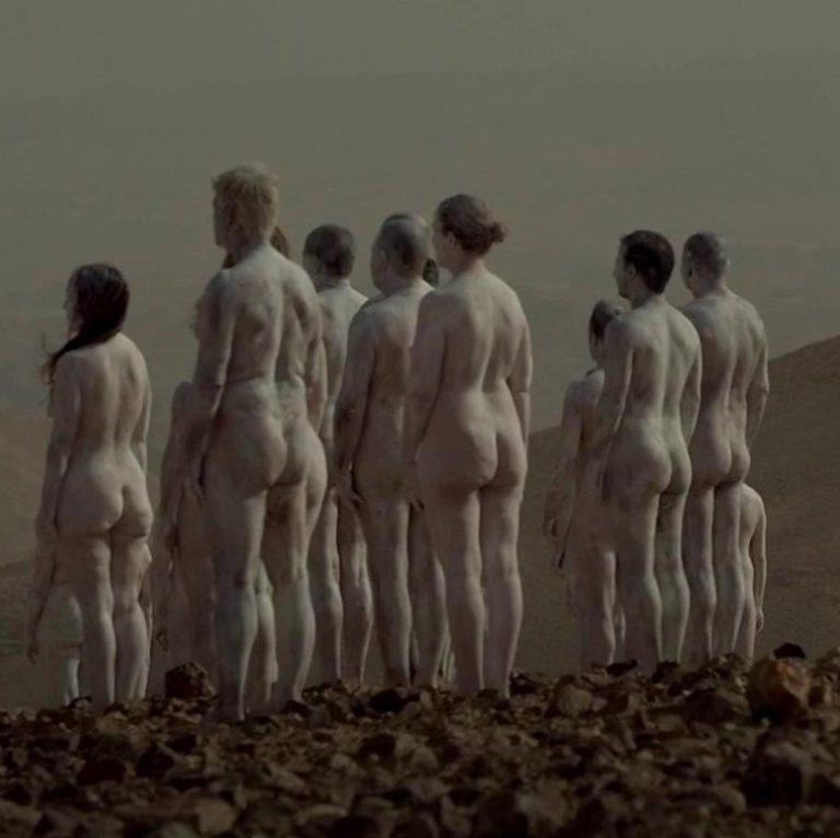 2,500 Strip On Australian Beach For Spencer Tunick Piece On Skin Cancer
