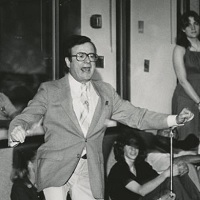 Mark Russell, Piano-Playing Political Satirist And PBS Perennial, Is Dead At 90
