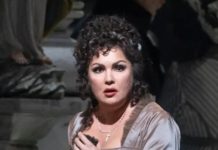 Anna Netrebko Didn’t Denounce Putin, But The Met Must Still Pay Her Contract