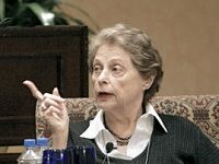 Mimi Sheraton, Restaurant Critic And Food Writer, Is Dead At 97