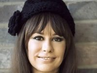 Astrud Gilberto, Who Sang “The Girl From Ipanema,” Is Dead At 83