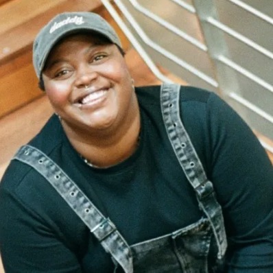 What It’s Like To Be A Genderqueer Actor In A Theatre World That’s Often Binary