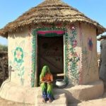 One Of South Asia’s Great Architects Helps Victims Of Pakistan’s Floods Rebuild With Their Own Hands